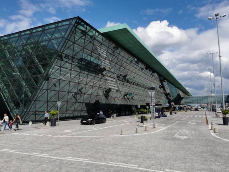 Kolejny rekord na lotnisku w Balicach - Kraków Airport 